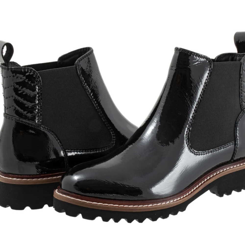 $149 NEW Softwalk Womens Indy Black Patent‎ Chelsea Lug Boots size 6 Wide